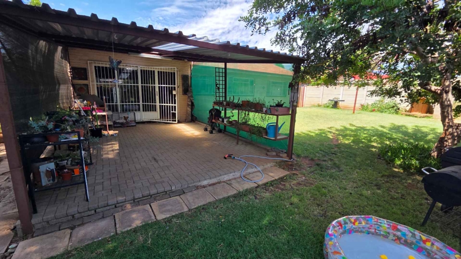 To Let 3 Bedroom Property for Rent in Fleurdal Free State